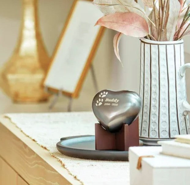 Arielle Heart Urn Stand